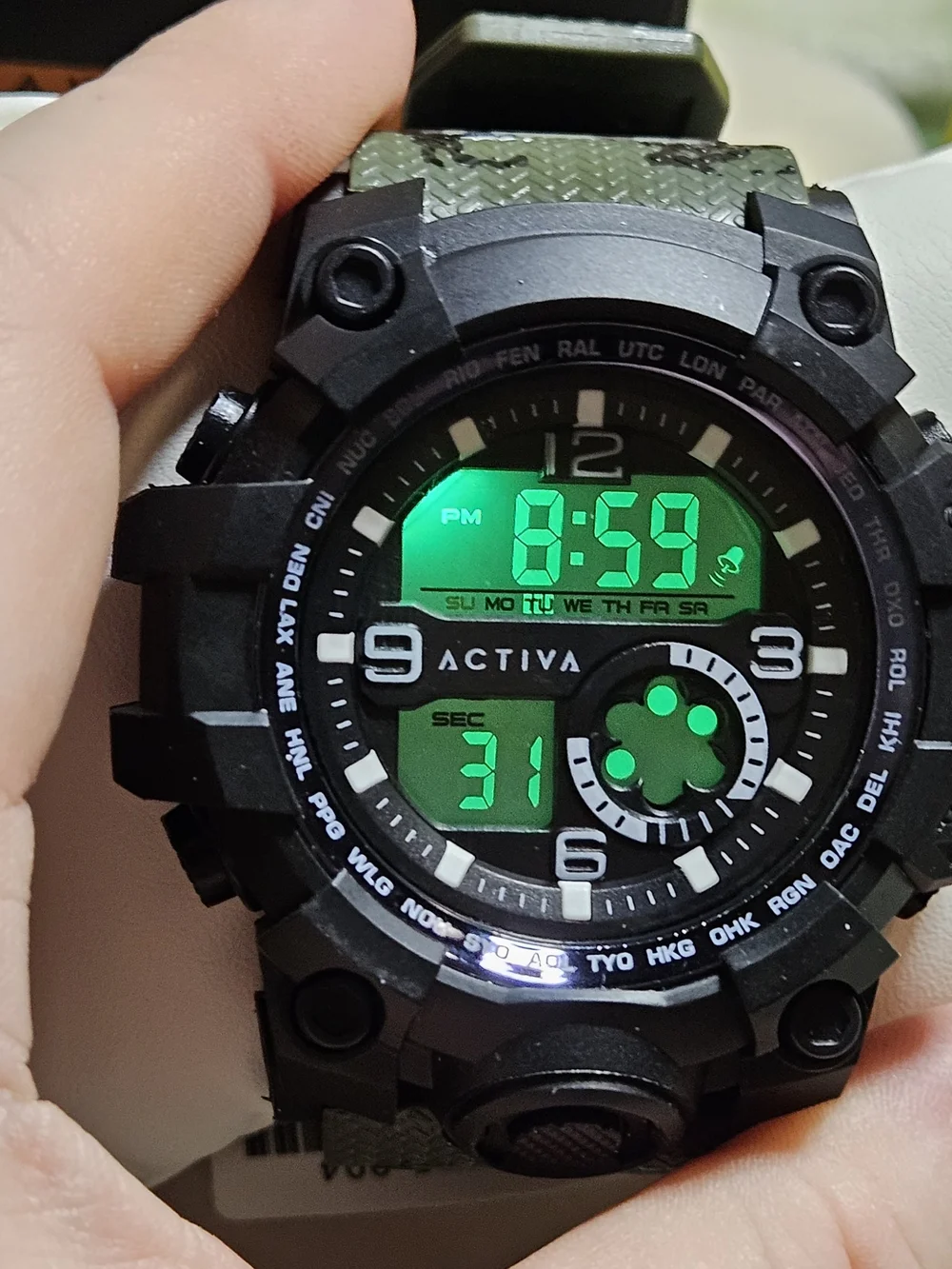 Activa Endurance X Invicta Men's Digital Watch (Model ACW435-004)